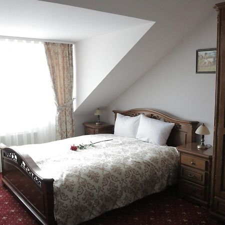 Hotel Slavia Nagyszalonta Kültér fotó