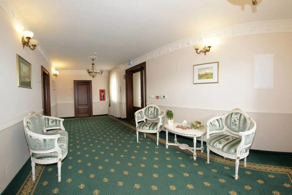 Hotel Slavia Nagyszalonta Kültér fotó