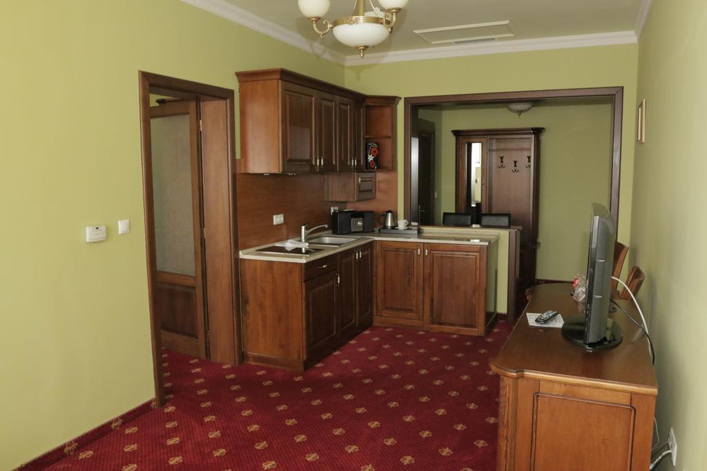 Hotel Slavia Nagyszalonta Kültér fotó
