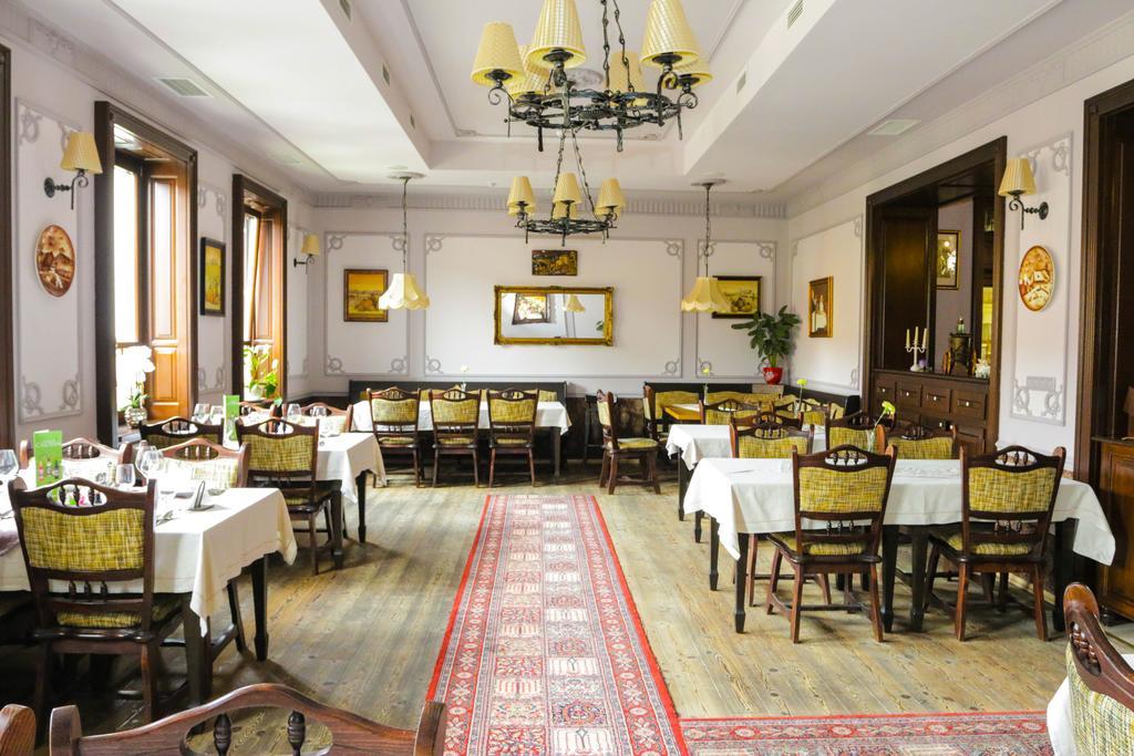Hotel Slavia Nagyszalonta Kültér fotó