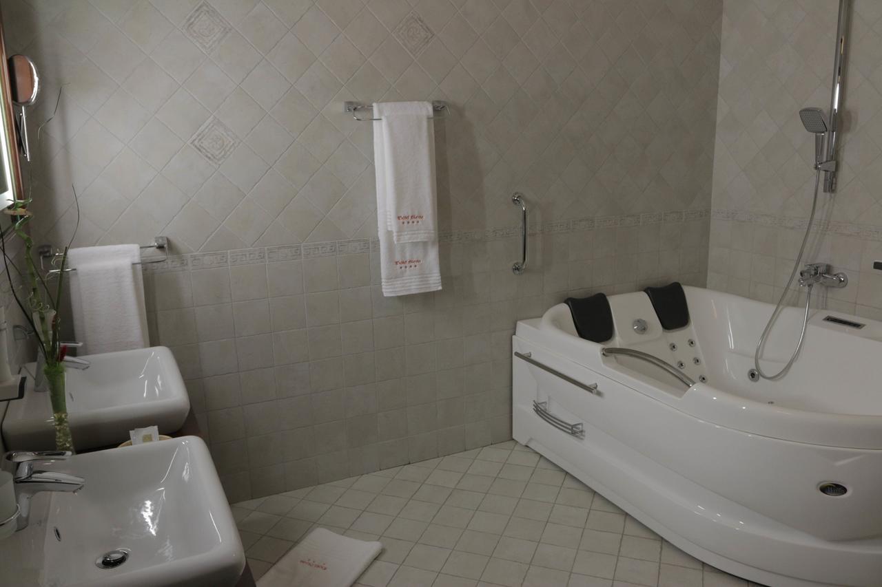 Hotel Slavia Nagyszalonta Kültér fotó