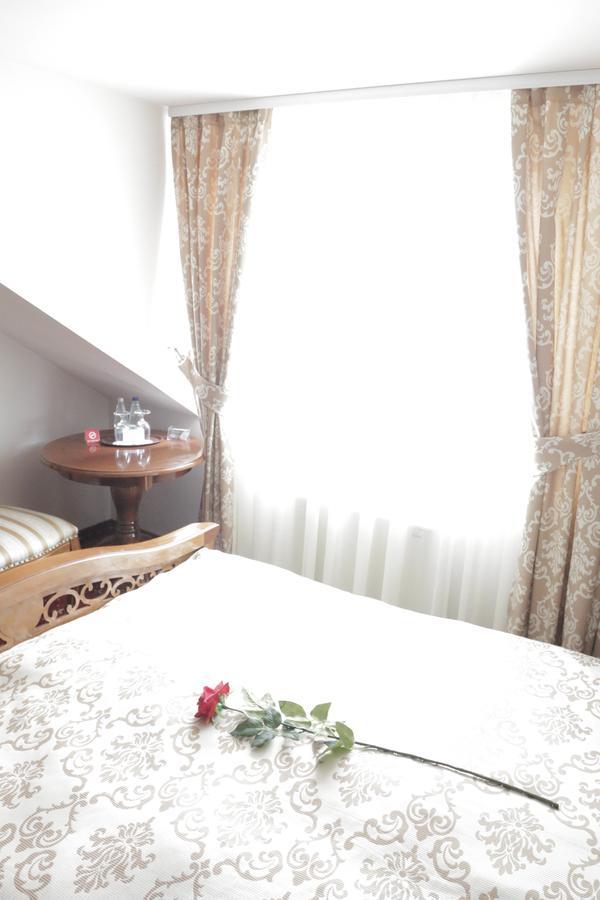 Hotel Slavia Nagyszalonta Kültér fotó