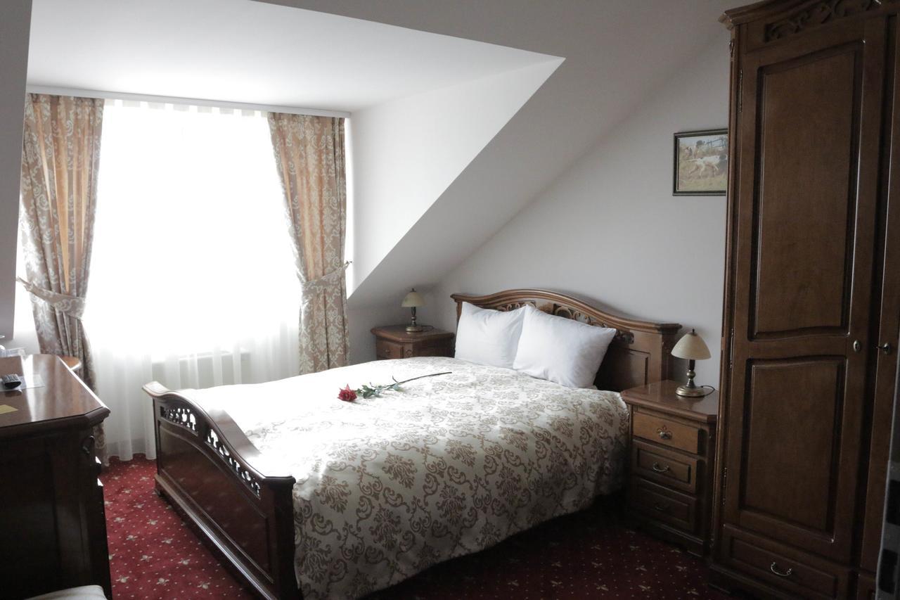 Hotel Slavia Nagyszalonta Kültér fotó
