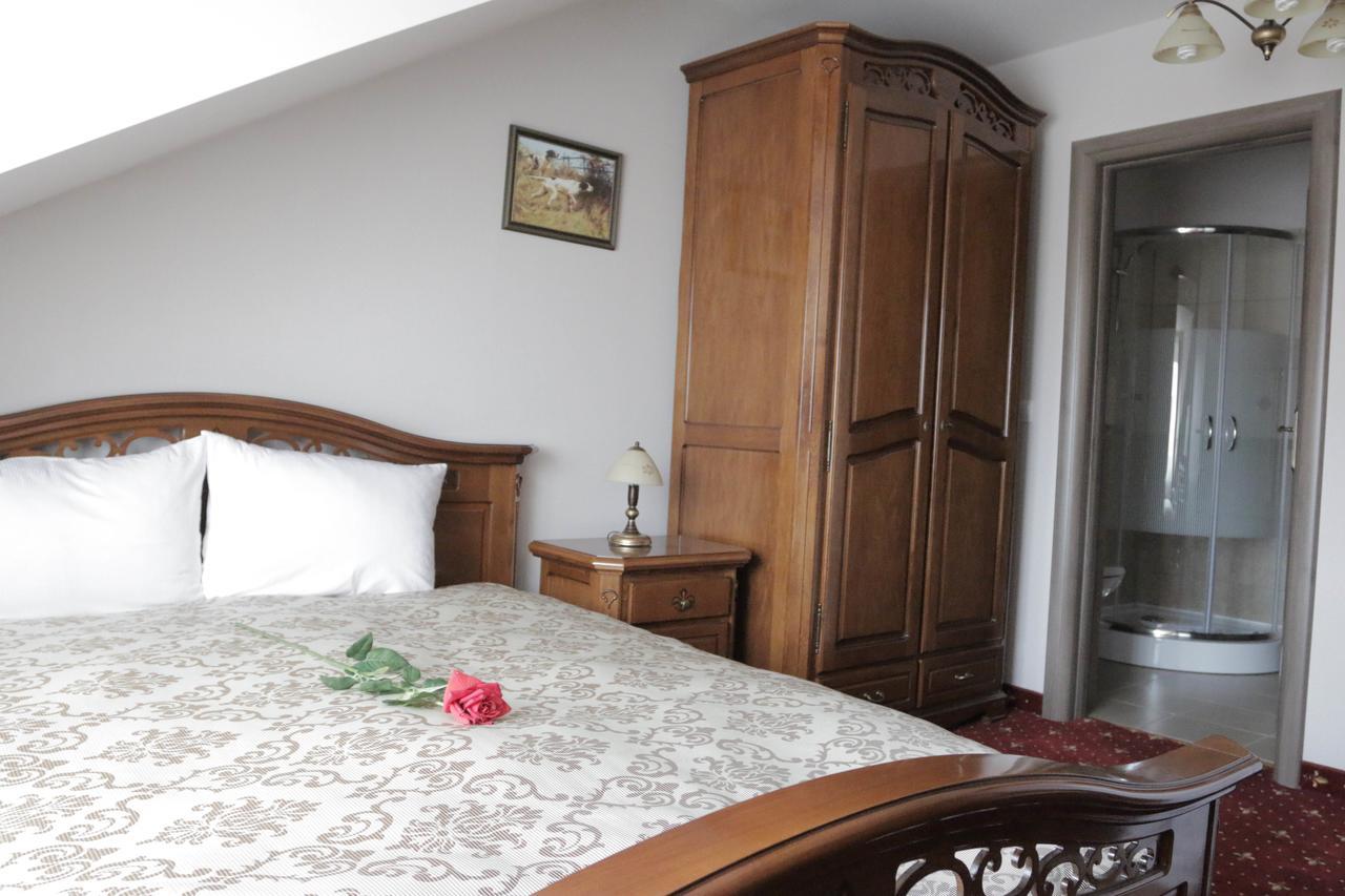 Hotel Slavia Nagyszalonta Kültér fotó